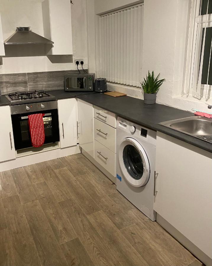 Cosy 3 Bedroom House, Free Parking & Wifi Nottingham Dış mekan fotoğraf